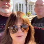 Valerie Bertinelli Instagram - A tiny glimpse into our family dynamic 😂 #eclipse 📷: @patrickbertinelli