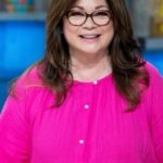Valerie Bertinelli Instagram - Attention! 🍪 This is NOT your grandma's cookie, that's for sure! 👵🏻 Together, @Duffgoldman and I challenge the next generation of young chefs: put your spin on one of the hottest trends of the moment, the loaded super cookie! 💥 We've asked for two distinct kinds of outrageous cookies to be baked in large quantities. ✨ In this crucial semi-final round, more is better regarding toppings, filling, and frosting! Yummy! 😝 Tune-In MONDAY 8PM on @Foodnetwork @Dicoverplus!! 💕