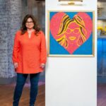 Valerie Bertinelli Instagram - 🧁 Monday on #KidsBakingChampionship! ✨ All businesses need a logo, so @duffgoldman and I task the biz bakers with putting their design on a logo cake. The kids will go head-to-head in a team challenge that finally decides which cake flavor is better, chocolate or vanilla. 🍫 The winning cake earns immunity for their whole team, and one baker from the losing team is sent home! 😅 Be sure to tune in 8PM @foodnetwork @discoveryplus 😉