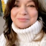 Valerie Bertinelli Instagram - 💗 OMG! I LOVE YOU ALL SO MUCH! 😩 I’m such a softy! We couldn’t choose only five winners for the #GratitudeGiveaway! And although we all win when we gift gratitude, we decided TEN of you would receive a stack of my favorite handmade bracelets from @bekindhumankind!! 🎉 It makes me so joyful to read your comments, reminding your loved ones of your gratitude for them. 🥹 The holidays can be challenging, so remember to check on your strong family and friends too! 💪🏻 Congrats to: @mamacita75 @angela_marie56 @rdsimko @mama2akt @dotbot50 @momazgirl @cathybabiez @mariaviola1960 @emoki13 @dancynancyk 💕 To receive your gratitude gift, please DM @bekindhumankind First, Last Name Email address Shipping Address 🎄 HAPPY HOLIDAYS & THANKS FOR HAVING FUN WITH @bekindhumankind and ME! 😘