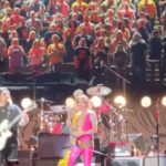 Valerie Bertinelli Instagram - !!!!!! 😝 !!!!!!! #Taylorhawkinstribute @wolfvanhalen @justinhawkinsta @joshfreese @davestruestories