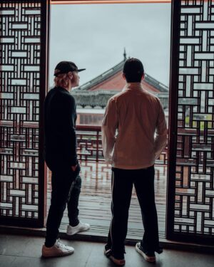 Valtteri Bottas Instagram - Shanghai tour by the local hero 🇨🇳

#VB77 #F1 #ChineseGP @zhouguanyu24 
📷 @seyaeggler