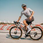 Valtteri Bottas Instagram - Quick spin in the desert with some @stakef1team members on our @canyon bikes 🐪 #VB77 @canyon @sramroad 🎥 @seyaeggler