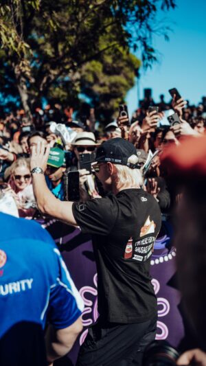 Valtteri Bottas Instagram - Albert Park 🇦🇺

#VB77 #F1 #AustralianGP
🎥 @muzzmedia
