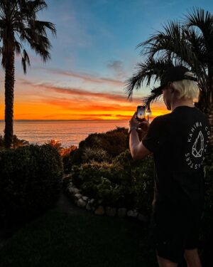 Valtteri Bottas Instagram - Hello South Africa 🇿🇦

#VB77