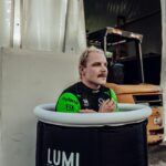 Valtteri Bottas Instagram - Keeping it cool 🧊 #VB77 #F1 #SaudiGP 📷 @seyaeggler