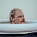 Valtteri Bottas Instagram - Keeping it cool 🧊 #VB77 #F1 #SaudiGP 📷 @seyaeggler