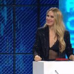 Vanesa Romero Instagram - Esta noche estaré en @canalsurradiotv en el último programa del año de @elshowdebertin ➡️ Os espero por allí a las 22:45 😊 #vanesaromero #diciembre