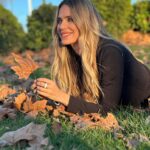Vanesa Romero Instagram - 🍂🍁JUEVES🍁🍂 ¿Primera, segunda o tercera? #vanesaromero #diciembre