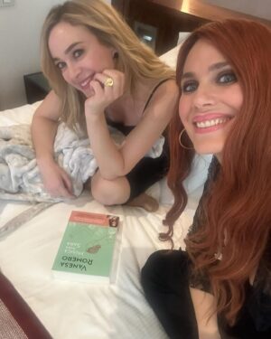 Vanesa Romero Instagram - Rodando en buena compañía 🎬…
#hotelbitcoinlapelicula #cine 
@lacanicafilms 
@idolofilms 
@palomatejero 
@juan_vidal_fernandez