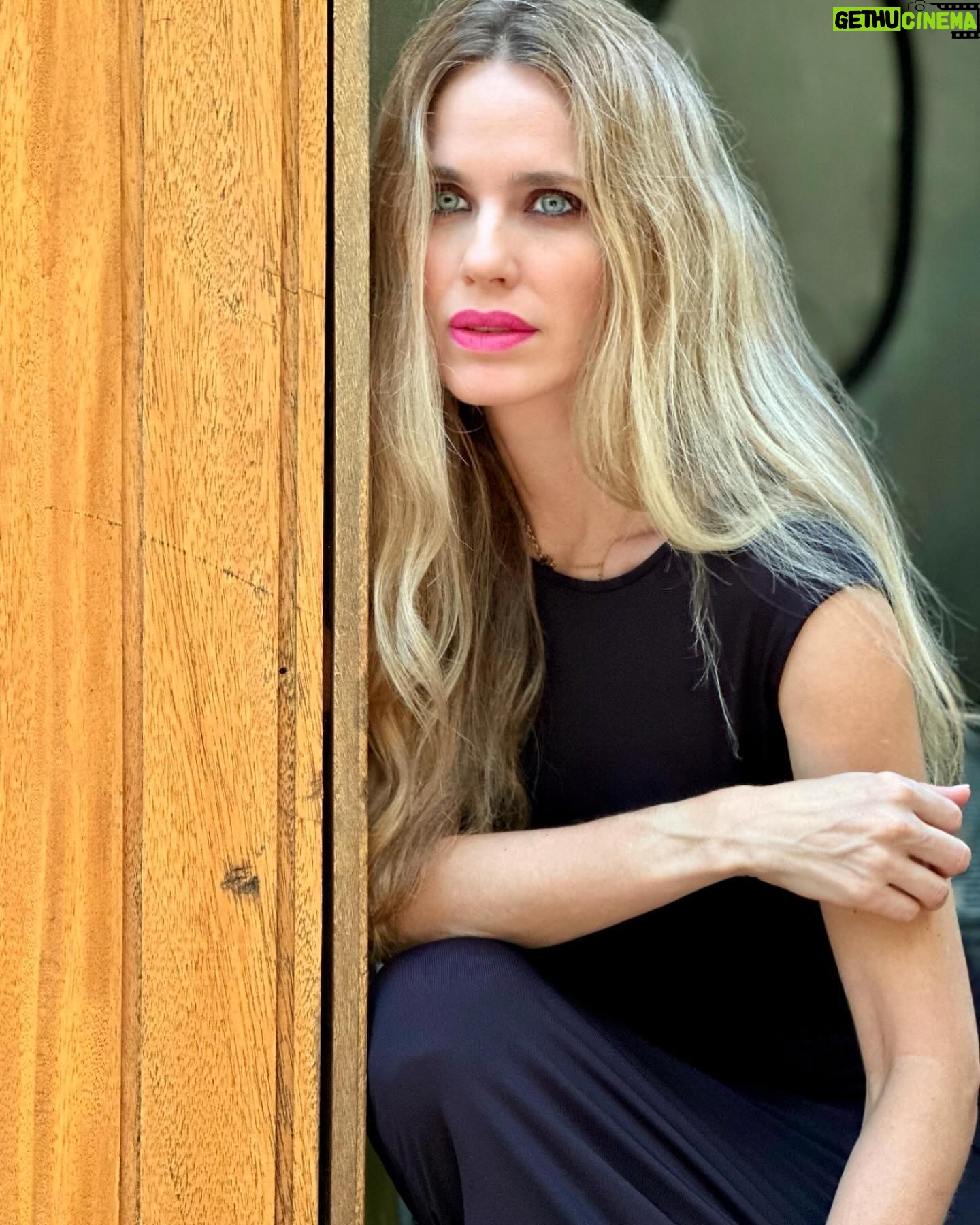 Vanesa Romero Instagram - CREANDO 👀🎬🥰🌟📝 #martes #vanesaromero