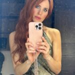 Vanesa Romero Instagram - Os presento a SORAYA 🎬🤪… Seguimos grabando #HotelBitcoinLaPelicula … @lacanicafilms @idolofilms @palomatejero @juan_vidal_fernandez