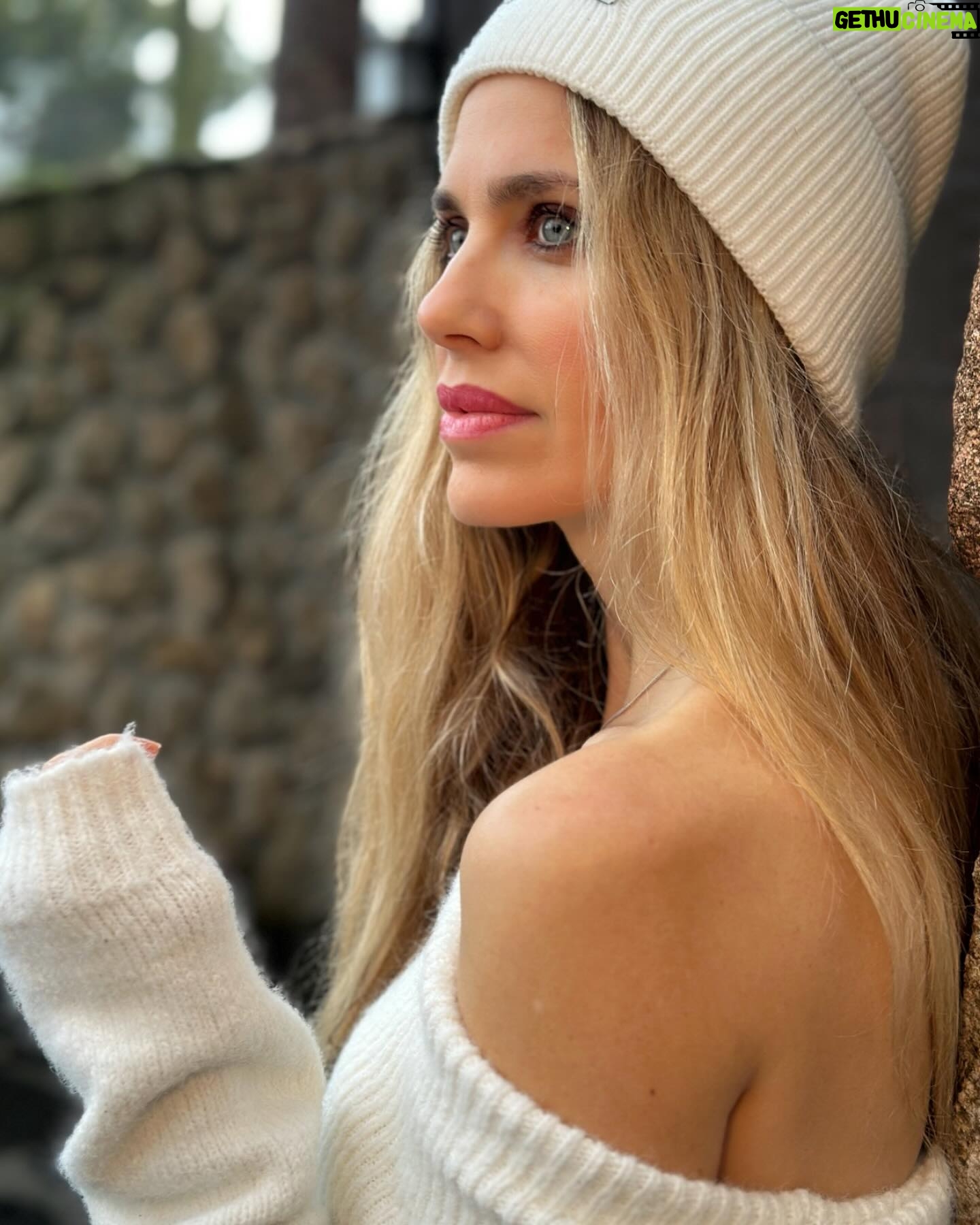 Vanesa Romero Instagram - ¡Feliz sábado familia🌟☀️🥰! #vanesaromero #sábado #enero