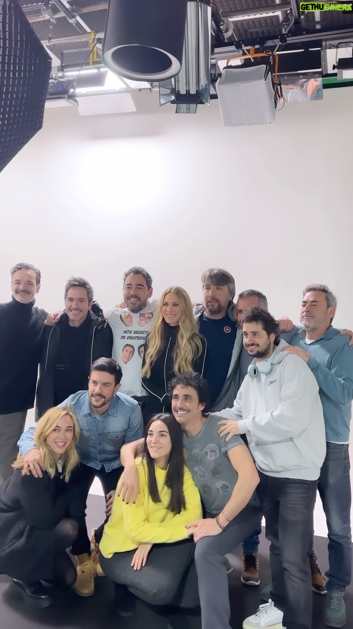Vanesa Romero Instagram - El lunes arrancamos el rodaje de #Hotelbitcoin… Día de ensayos, lectura y fotos 🥰 #cine #vanesaromero