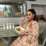 Vanessa Hudgens Instagram - GIVEAWAY! A Cali Bowl A Caliwater = A match made in heaven 👼🏼  We’ve heard all of the love for our hottest combo and want to reward one of you with some goodies 🛍  Tag a friend you want to try this combo with and you’ll be entered to win a Caliwater mystery box & a $100 Tocaya gift card! Winners will be picked 5/1. Goodluck 💜🌵💧 *must be following @tocayaorganica & @caliwater to be eligible to win.