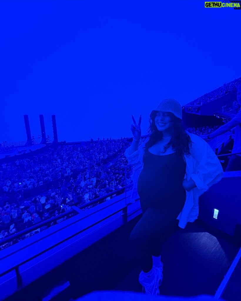 Vanessa Hudgens Instagram - Well I didn’t make it to Coachella but I did make it to @phish @spherevegas and it blew👏🏽my👏🏽mind👏🏽 definitely one of the coolest concerts I’ve ever been to in my life. I think everyone there would agree. Can’t wait to go back for another show🫠🥳✨