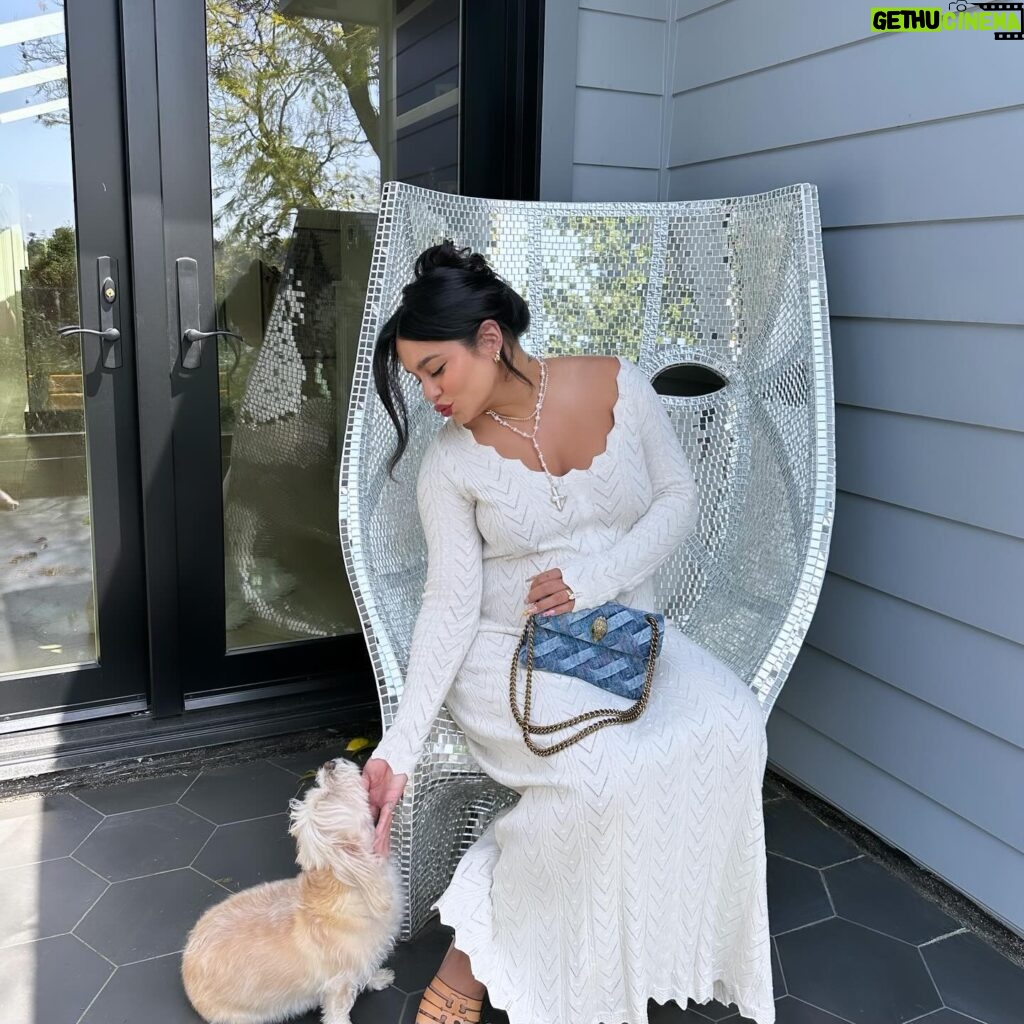 Vanessa Hudgens Instagram - Mother’s Day is around the corner. Make sure you treat all the hardworking Mommas out there! @kurtgeiger #kurtgeigerpartner