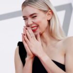 Vanessa Kirby Instagram - Thank you @labiennale. Heart exploding. ♥️