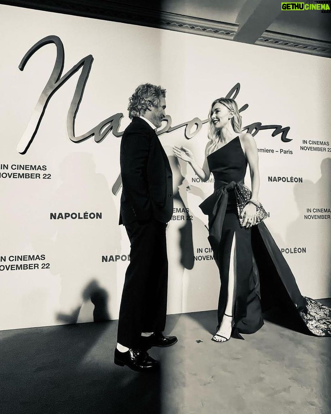 Vanessa Kirby Instagram - Honoured to wear @alexandermcqueen last night in Paris. Thank you so very much Sarah, you are a genius 🖤