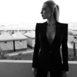 Vanessa Kirby Instagram - @gregwilliamsphotography @labiennale 🖤