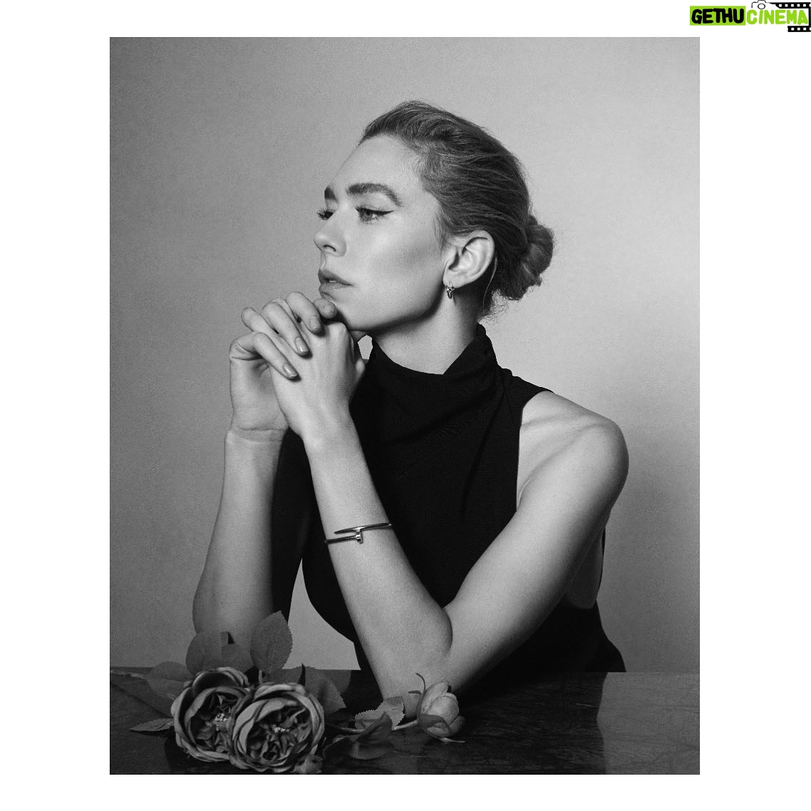 Vanessa Kirby Instagram - @cartier @marymccartney #studio7bycartier
