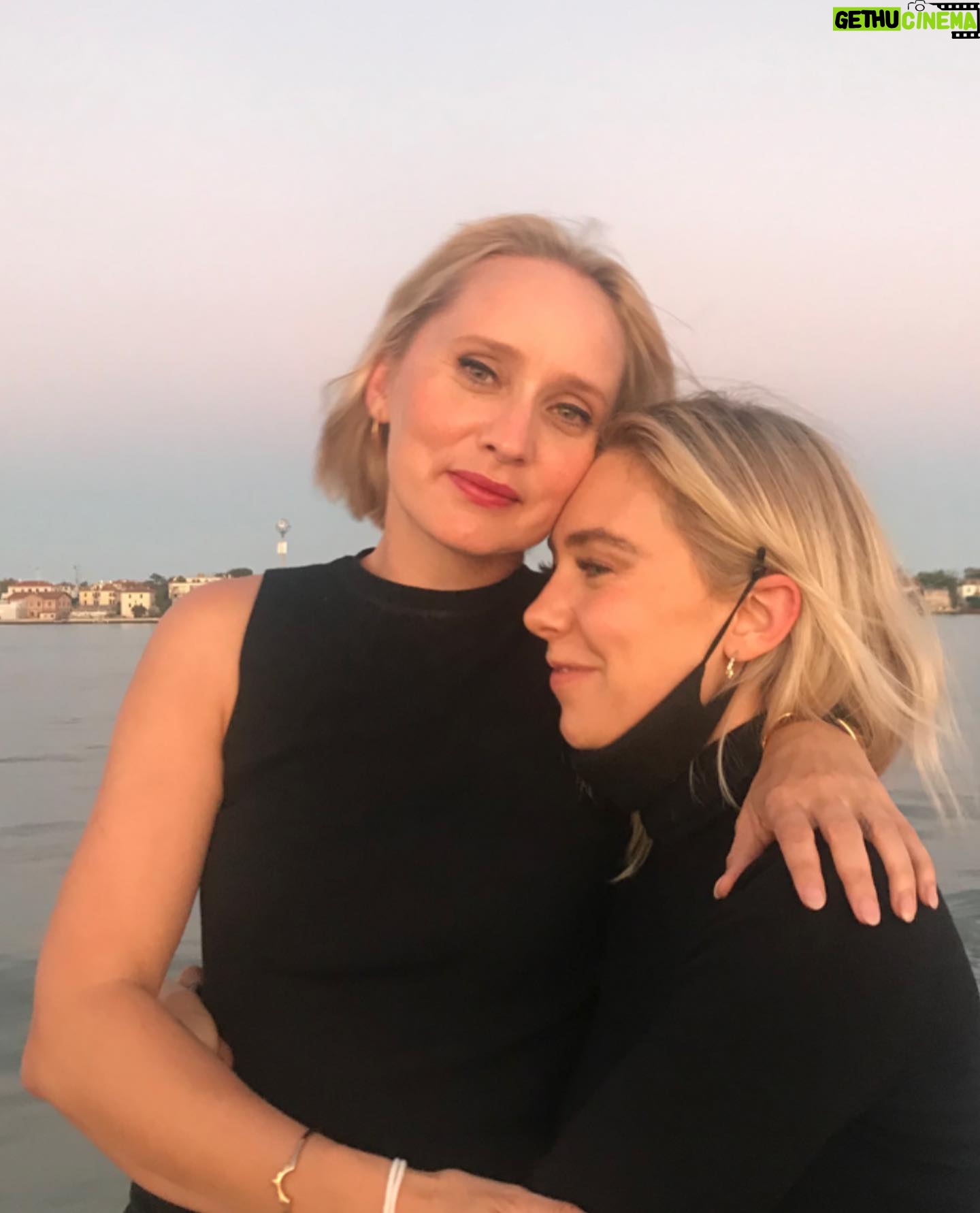 Vanessa Kirby Instagram - Missing these lot madly @fastvold @katherinewaterston Happiest days at @labiennale #TheWorldToCome @bleeckerstfilms