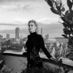 Vanessa Kirby Instagram - @nytimes @netflix #PiecesOfAWoman 7th January