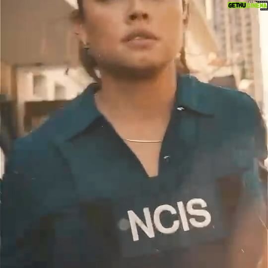 Vanessa Lachey Instagram - 🫡What. An. Honor! The NCIS Franchise celebrates 1000 Episodes!!! April 15th on @cbstv. Our episode of NCiS: Hawai’i is 1001! Cheers to the next Thousand!