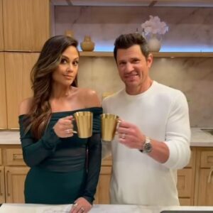 Vanessa Lachey Instagram - CHEERS! #LoveIsBlind Finale is OUT NOW! ❤️