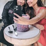 Vanessa Lachey Instagram - How did we spend our birthday? Go behind the scenes as longtime USO Global Ambassador @WilmerValderrama welcomes our newest USO Global Ambassador @VanessaLachey! 🎂 🎬