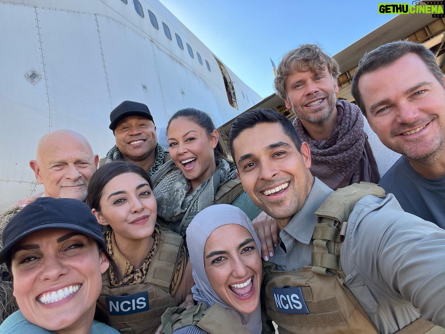 Vanessa Lachey Instagram - T-minus ONE WEEK until the biggest NCIS event in history!!! Jan 9th on @cbstv starts at 8pm (3 hours!) NCIS NCIS:Hawai’i NCIS:LA = Triple Crossover! I promise we are more serious and tactical than these photos! 😜