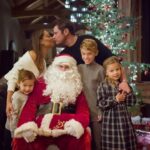Vanessa Lachey Instagram - Merry Kissmas!!! Wishing you a Happy Holiday from our family to yours. 💋
