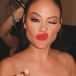 Vanessa Lachey Instagram - How youuuu doin?! 💋 Face: @makeupbyliz Hair: @ashleeroseboots