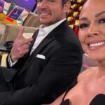 Vanessa Lachey Instagram - Coming at you from the #LoveIsBlind stage! The reunion is out NOW on @netflix! ❤️