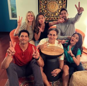 Vanessa Lachey Instagram - THAT’S A WRAP! Season 2 @ncishawaiicbs! This cast and crew have become my family! To ALL of you, especially @aggytarrant @noahmills @yasalbustami @jasonantoon @tortorra_. My TV kids, @kian.talan @mahinanapoleon, ALL of our guest stars, our show runners, producers, writers and over 300 of the BEST DAMN CREW in the world (who always have smiles on their faces), “Mahalo Nui Loa”! Thank You so much for this dream journey! You bring me so much Joy! See you in Season 3!!! 💃🏽💪🏽🌴 CheeeeeeHoooooooo!!!