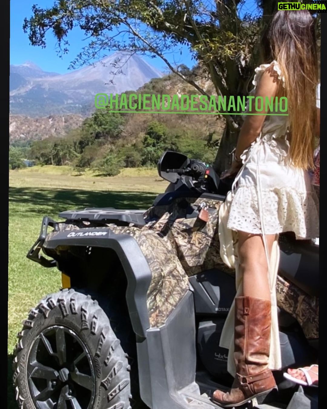 Vanessa Marcil Instagram - @haciendadesanantonio volcano @kymberly_marciano @evanstrauss #Fortheages