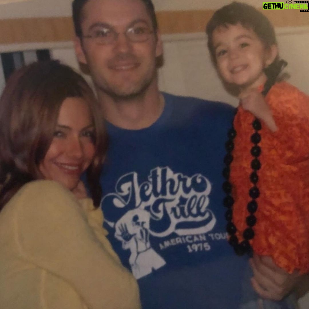 Vanessa Marcil Instagram - Happy ya mom’s day. To all of us “bad moms” out here in these streets. 🔥👯♀️ You are loved beyond measure. @chickmafia