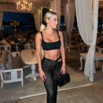 Vanessa Mariposa Instagram - What an amazing evening with delicious food 🤤🐟 @luckyfishdubai ______ #vanessamariposa #luckyfish #luckyfishdubai #westpalmbeach #nightoutfit #allblackoutfit