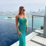 Vanessa Mariposa Instagram - Cloud 22 ☁️ wie findet ihr die Aussicht? 💫 @cloud22dubai x @atlantistheroyal anzeige ______ #vanessamariposa #cloud22 #cloud22dubai #atlantistheroyal #rooftopview #dubai