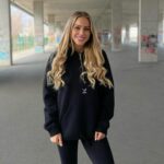 Vanessa Mariposa Instagram – Ich dachte es wäre schön, etwas über meine Community zu erfahren ☺️ wie heißt du, wo lebst du, wie lange folgst du mir schon und was macht dich besonders glücklich? 😍

Mein Name ist Vanessa Mariposa, ich wohne auf der wunderschönen Insel Palma de Mallorca & besonders glücklich macht mich mein kleiner süßer Hund @zorro_theweenie 🐶✨

Schreib es in die Kommentare – ich freue mich darauf.

anzeige 
______
#vanessamariposa #communitylove #zorrotheweenie #dachshund #dackel #viennaaustria #wienstagram