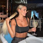 Vanessa Mariposa Instagram - What an amazing evening with delicious food 🤤🐟 @luckyfishdubai ______ #vanessamariposa #luckyfish #luckyfishdubai #westpalmbeach #nightoutfit #allblackoutfit