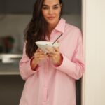 Vanessa Martins Instagram - Este lanche delicioso e saudável é a minha energia extra para o dia! Com Auchan Cuida, cuidar da saúde é simples, mesmo na correria! 🍇 Opções saudáveis, sabores incríveis: com o apoio de nutricionistas especializados, descobri como tornar cada refeição um prazer sem abrir mão da saúde! 🥪 Inspiração para o lanche perfeito: das opções leves aos snacks saciantes, as possibilidades são infinitas com as recomendações certas para as minhas listas de compras! Tem a tua consulta de nutrição, obtém aconselhamento nas compras e acede a workshops de alimentação saudável gratuitos - tudo isto com nutricionistas! Subscreve um dos Planos de Saúde Auchan Cuida, em auchan.cuida.pt ou liga para 308802435, e descobre como é fácil cuidares de ti! #pub #auchancuida #auchanportugal #auchan @auchan_pt