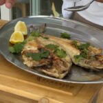 Vanessa Martins Instagram - Que sábado bom. Sol maravilhoso, num dos meus restaurantes preferidos, peixe fresco, vista de sonho. A vida fica melhor perto da praia. @classico_byolivier