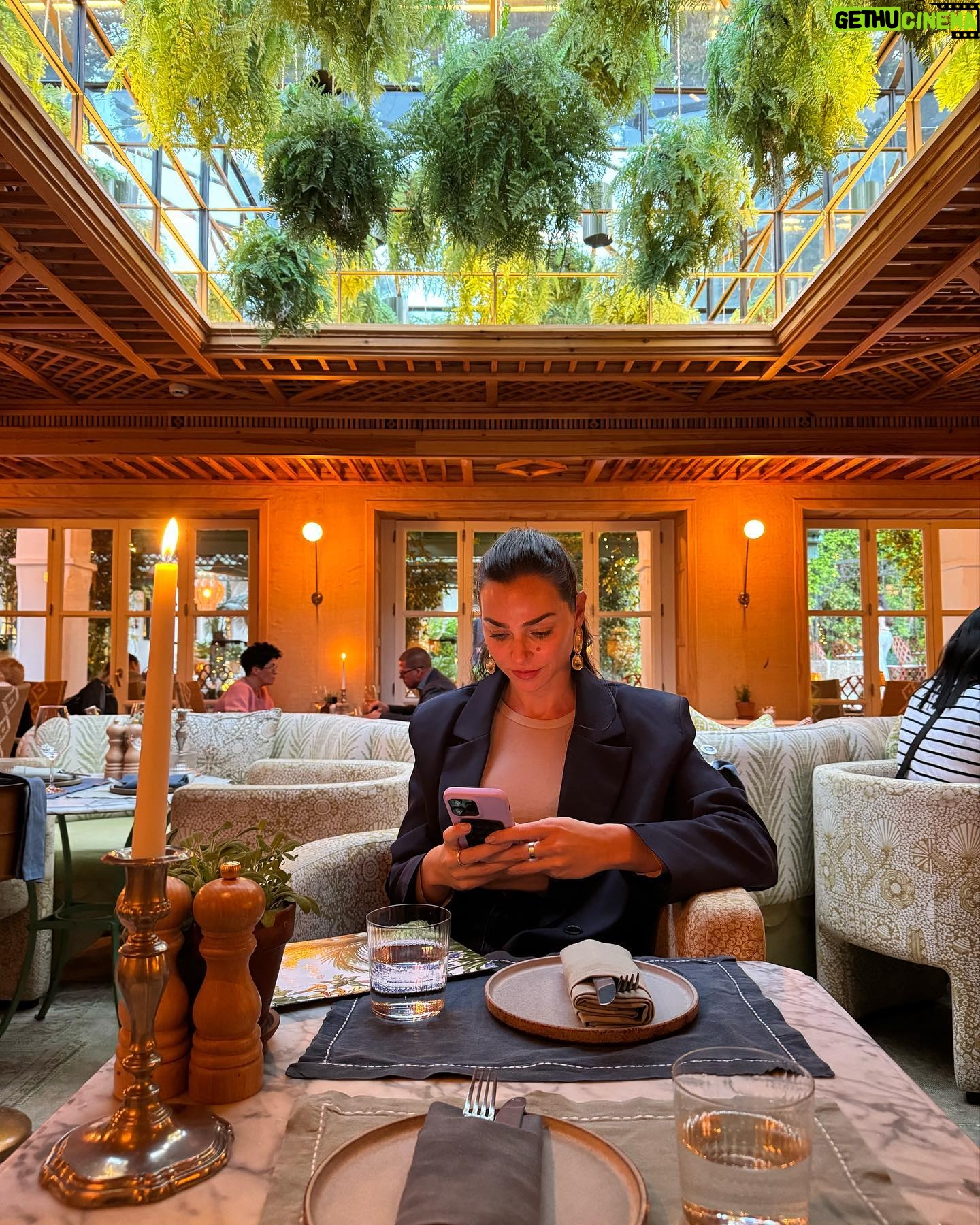 Vanessa Martins Instagram - @marbellaclubh está no meu top 5 de hotéis preferidos. Foi muito fácil chegar a esse lugar no meu coração. Voltarei ❤️