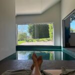 Vanessa Martins Instagram - Fim-de-semana de amigas que serviu para sair da rotina, comer mais do que conseguimos, falar até nos cansarmos, dançar sem ter saído à noite, rir de coisas que não tem piada…. Enfim… choveu torrencialmente e nem reparámos! @octant.lousa obrigada! Foi tão bom que estamos a oferecer um fim‑de‑semana na @fredericalifestyle , em compras superiores a 59€ durante o mês de fevereiro, ficam automaticamente habilitados a ganhar um fim‑de‑semana no @octant.lousa 🥰