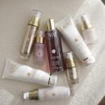 Vanessa Martins Instagram - VENCEDORAS DO PASSATEMPO: @bessaluisa @mafaldapintomorais !!! Estou apaixonada pela @dvine.skin por vários motivos: produtos portugueses de alta qualidade. Aliada à natureza, repleto de antioxidantes e nutrientes. E quero muito que conheçam melhor esta marca e experimentem os produtos! Para isso basta participar no passatempo e duas vendedoras irão receber toda a gama Dvine! Devem seguir a minha conta, a da marca e comentar este post, identificando 3 amigos as vezes que quiserem (mas taggando sempre amigos diferentes)! #pub #dvineskin