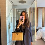 Vanessa Martins Instagram - Photo dump da minha semana de aniversário! Fiz anos 2a feira e antes tive 4 dias doentíssima. 3a organizei me 4a e 5a Porto, 6a feira workaholic mode. Fim‑de‑semana passou a voar. Meu Deus já tenho 38 anos! 1a check in no @winebookshotels 2a adorei o hotel super bonito 3a jantei no meu sushi preferido @yakuza_byolivier 4a escolhi o cheirinho do novo produto da Frederica(não é um perfume) 5a o meu creme preferido de noite acabou @caudalie 6a a @fredericalifestyle foi considerada pelo 2o ano consecutivo uma das melhores PMEs de Portugal 7a a começar o dia cedo no Porto 8a recebi flores @bloomfloreseventos 9a adoro o Porto! 10a voltei a casa e ando a experimentar novos pequenos almoços que controlem melhor os meus picos de glicose. Prá semana há mais!!!!! 😘