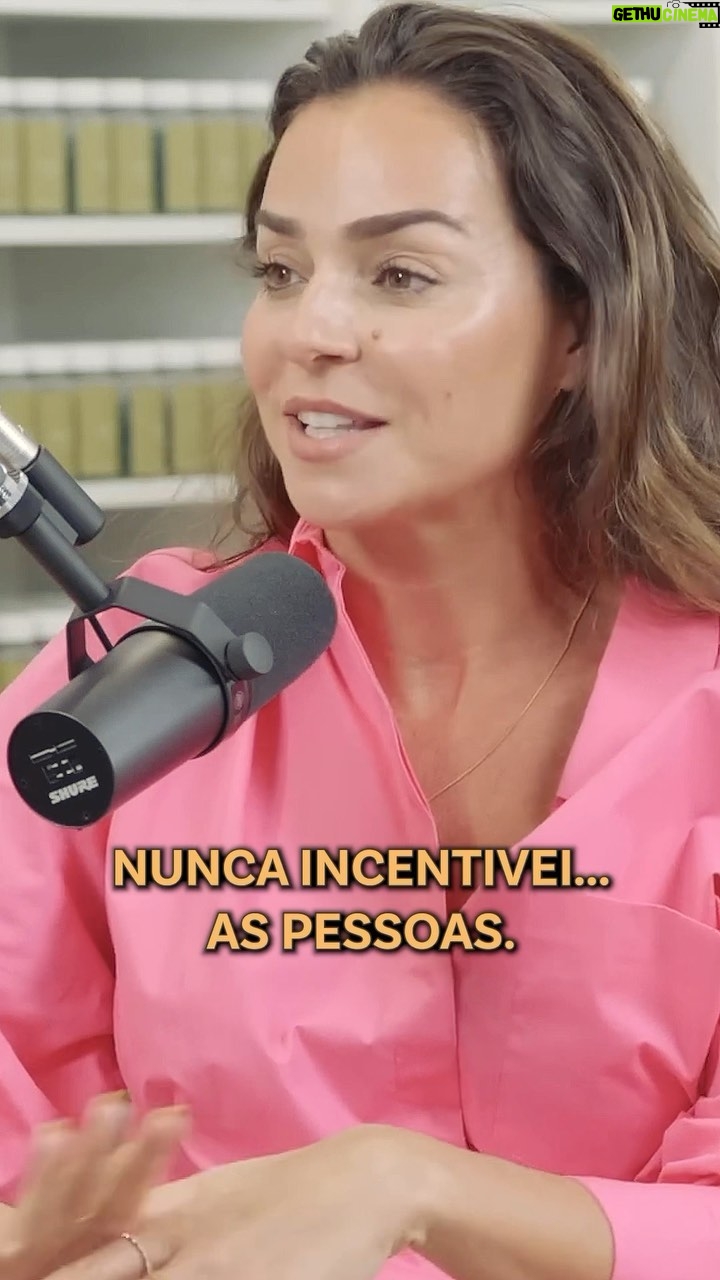 Vanessa Martins Instagram - Nem nos meus melhores sonhos pensei que isto pudesse acontecer. Sou muito agradecida por cada feedback, por cada vida que mudamos, por cada pessoa que ajudamos. Que bonito é ver tudo acontecer. E vocês já são Fredericas? 😍🙏🏻