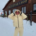 Vanessa Martins Instagram - Ahhh que maravilha!!! Primeiro dia custa sempre arrancar, parece que nos esquecemos de toda a logística, mas quando descemos a primeira pista vale tudo a pena. Férias na neve são as minhas preferidas ⛷️❤️ O fato da neve foi a minha amiga @vanessaamilitao que me emprestou e é da @oysho os óculos são da @celine do @olhardeprata 😍