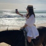 Vanessa Martins Instagram - Que fim‑de‑semana bom. A @categouveia é uma super mulher que eu tenho a sorte de conhecer há tantos anos. Ela organizou um fim‑de‑semana à sua medida, como se fosse para ela. Que bom acompanhar este projeto da @pura_slowliving e aplaudir na primeira fila. Foram dias maravilhosos na companhia de pessoas lindas ❤️